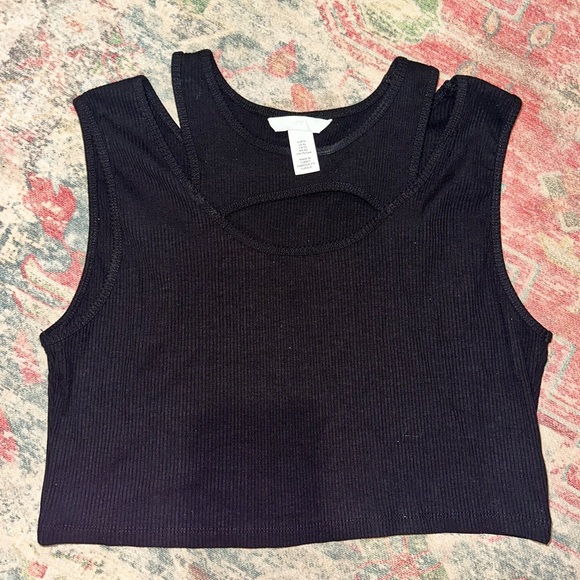 Double-Layered Crop Top - Picture 2 of 4